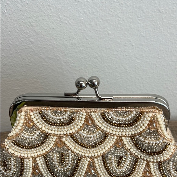 Beaded Cream & Gold Clutch w/ Crossbody Strap ✨ - Picture 6 of 11